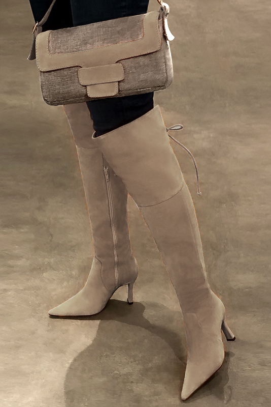Tan beige women's dress handbag, matching pumps and belts. Worn view - Florence KOOIJMAN